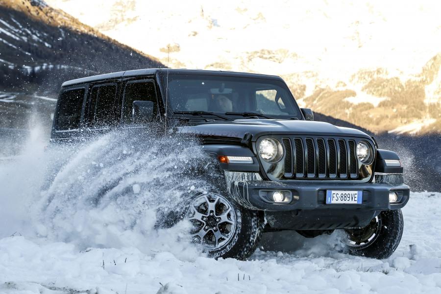  Jeep Wrangler Unlimited Rubicon (JL) 2018 года  (EU) (фото 5 из 46)